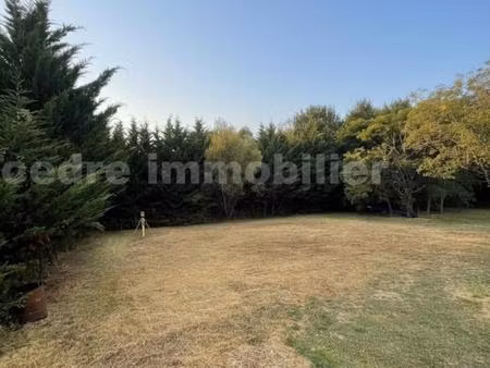 terrain viabilise a vendre 605m2