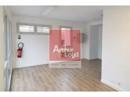 location commerce troyes 10000 74m²