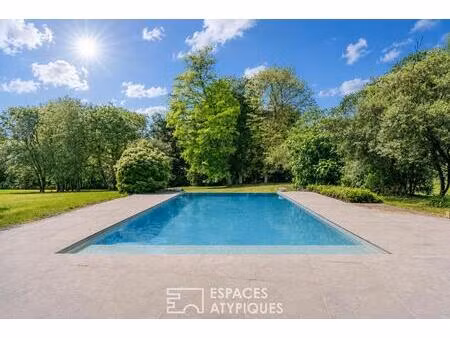 manoir de caractère sur domaine avec espace piscine remarquable