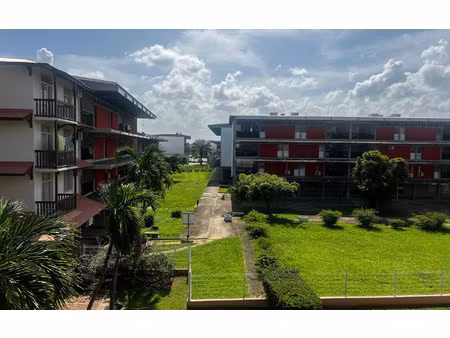 location appartement  m² t-2 à kourou  775 €