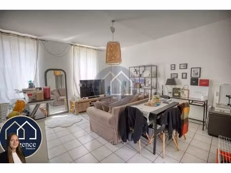 joli appartement f2  38m2  nogent le roi centre