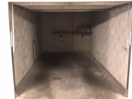 garage fermé en sous-sol