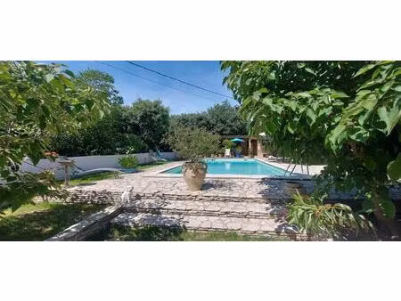 gard. 30.nimes. la cigale. belle maison de 119 m2 sur terrain arboré de 1250 m² avec pisci