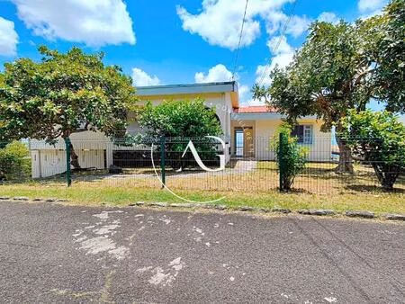 maison avec vue mer et fort potentiel - terreville schoelcher