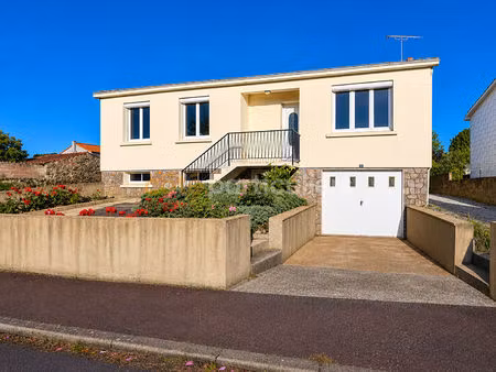 venansault -- maison 3 chambres -- 88 m² -- sous-sol -- jardin -- calme -- proche commerce
