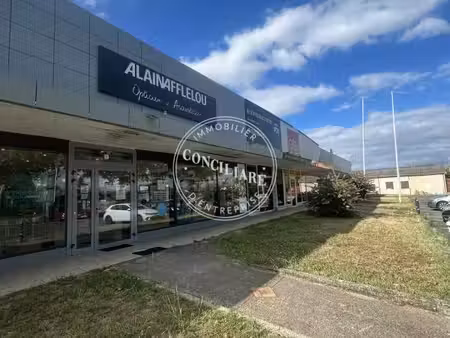location commerce 143m² à 224m²