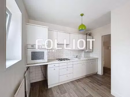 location appartement 2 pièces à granville (50400) : à louer 2 pièces / 63m² granville