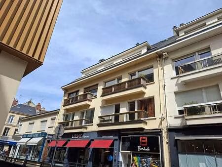 location bureaux et commerces à caen (14000) : à louer / 69m² caen