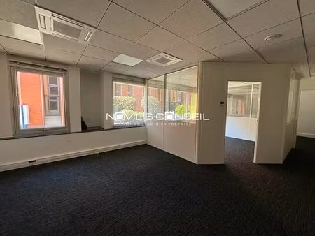 location bureaux 122 m²