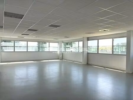 location bureaux 326 m²