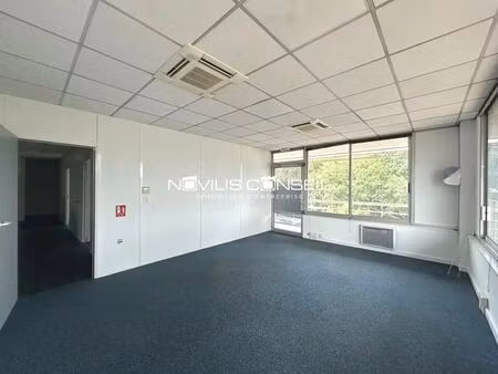 location bureaux 127 m² à 185 m²