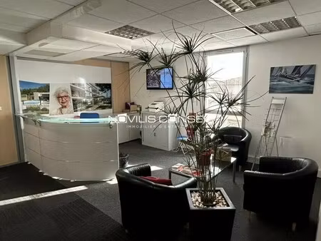 location bureaux 236 m² à 590 m²