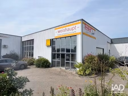 location murs commerciaux 202 m²