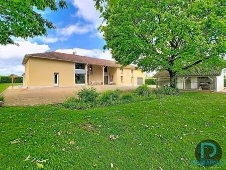 maison de luxe de 9 pièces en vente à montracol  france