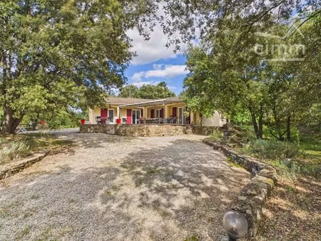ensemble immobilier sur deux hectares