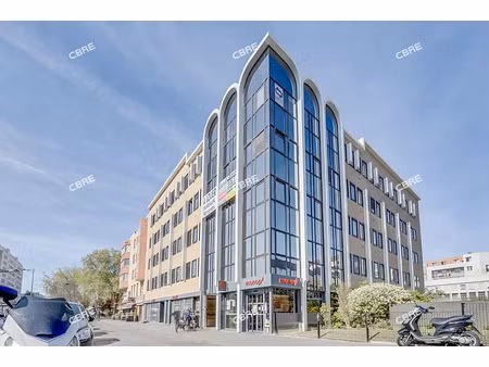 location bureau clichy 159 m²