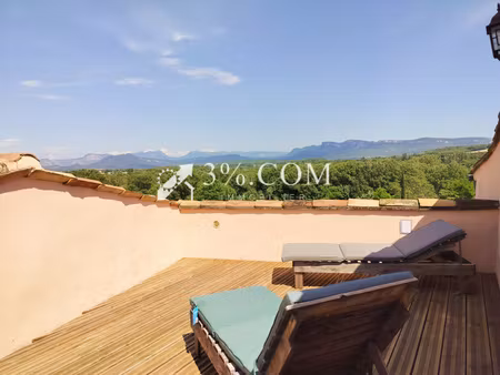 maison de village de caractère de 138m2 sur terrain de 180m2 et toit terrasse