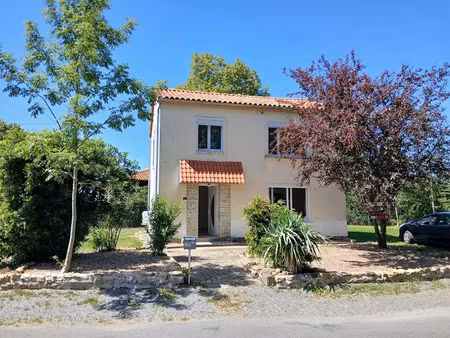 vente maison 4 pièces 99 m² à terres-de-haute-charente (16270)  89 900 €