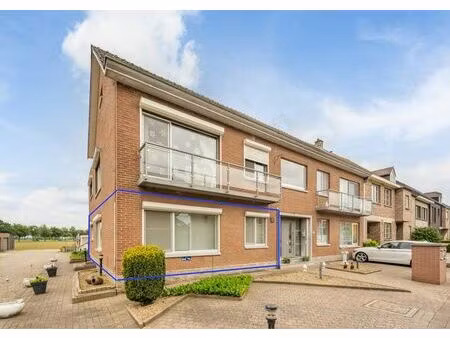 appartement à vendre à pater kraewinckels en snijderslaan 18 maaseik (rbv94132)