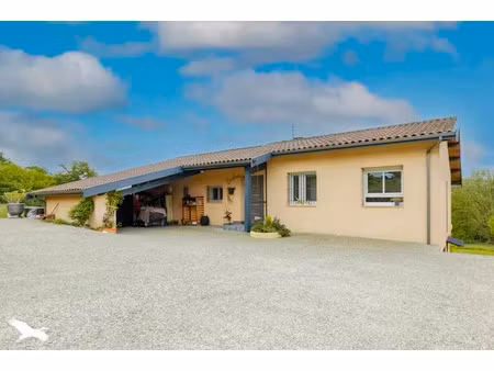 vente maison 7 pièces 161 m² montjoie-en-couserans (09200)