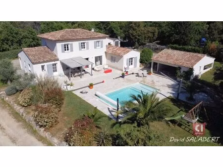 villa 5 pièces avec studio indépendant  piscine chauffée  pool-house et terrain paysagé de