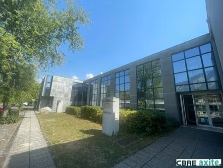 location local professionnel 947m² meylan 38240