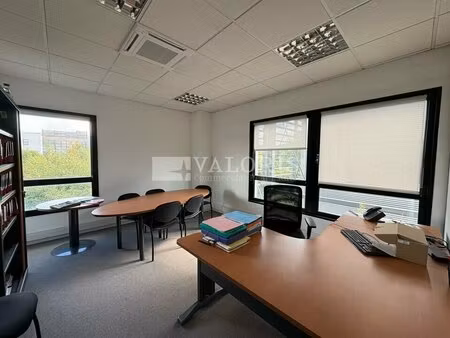 location local professionnel 1 119m² st priest 69800