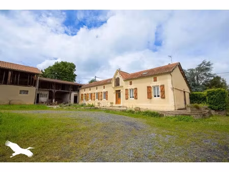 vente maison 5 pièces 235 m² à buzon (65140)  213 000 €