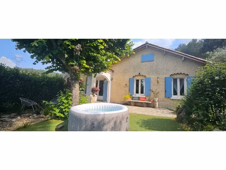 maison t3 en campagne  roquevaire