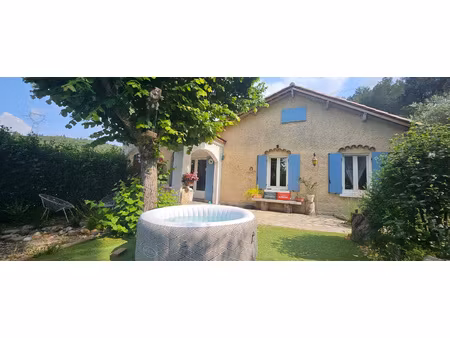 maison t3 en campagne  roquevaire