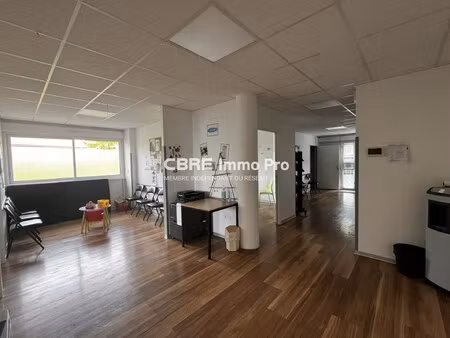 achat local professionnel 137m²