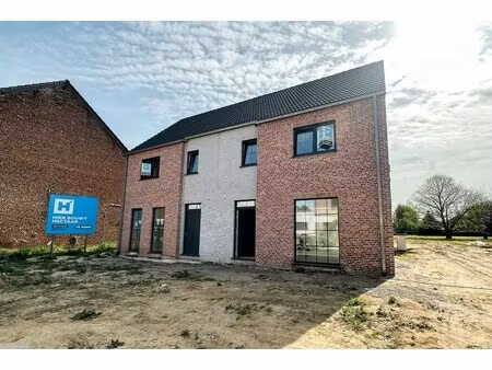 hectaar bouwt 2 nieuwbouwwoningen te kampenhout