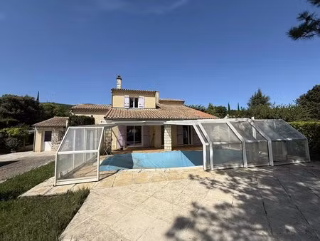 villa 6 pièces de 145 m² à sauzet avec piscine