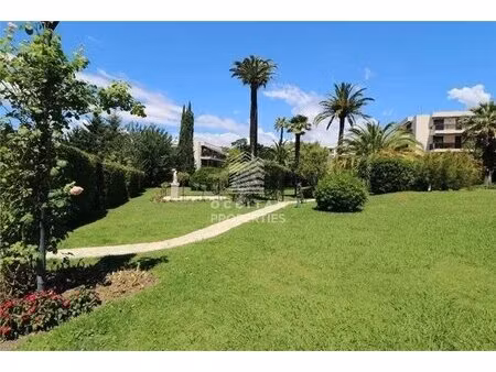 15 minutes à pied rue d' antibes - standing - piscine - tennis - calme