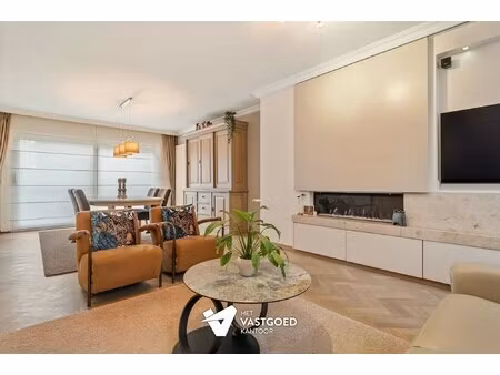 perfect onderhouden stadswoning (174m²) met 5 slaapkamers en aanpalende garage