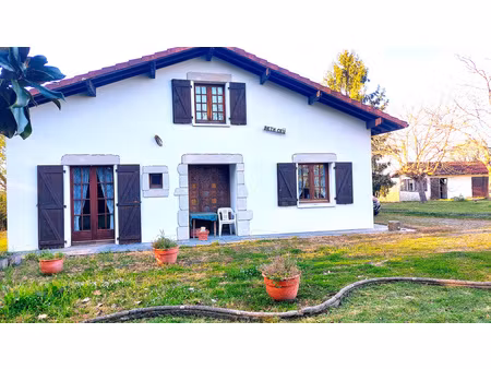 guiche - maison traditionnelle au calme