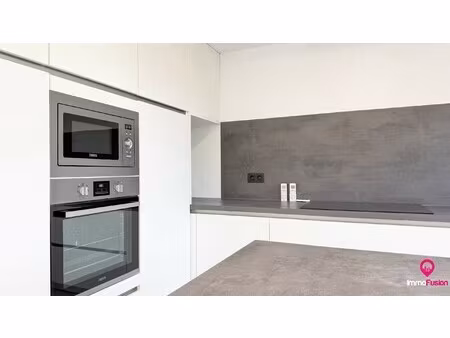 moderne halfopen bebouwing met 3 slpks  airco en tuintje!