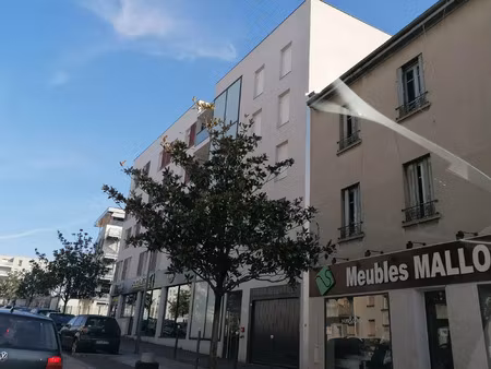 location appartement 2 pièces 41 m² à vénissieux (69200)