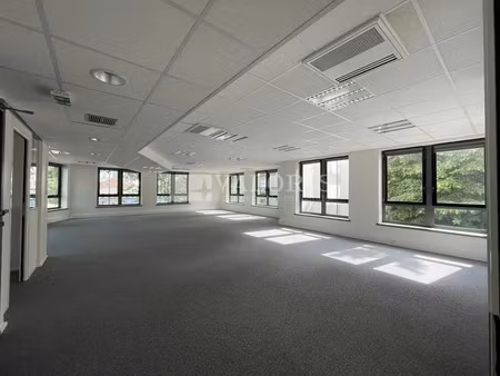location bureau 2396 m² à lyon 3 (69003)