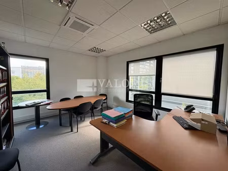 location bureau 1119 m² à saint-priest (69800)