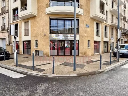 local commercial 100 m2 centre-ville de béziers angle de rue forte visibilité