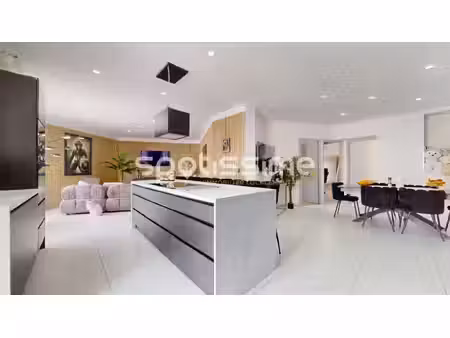 appartement t3 rénové de 84 63 m² au premier et dernier étage quartier cinéma à agde