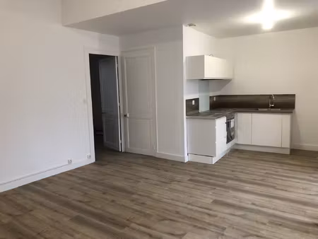 location appartement 2 pièces 52m² cognac 16100