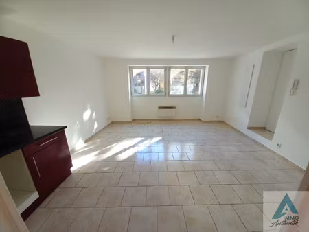 location appartement 3 pièces 50m² cuges les pins 13780