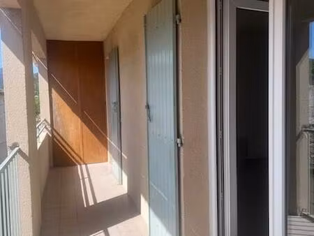 location appartement 3 pièces 74m² brignoles 83170