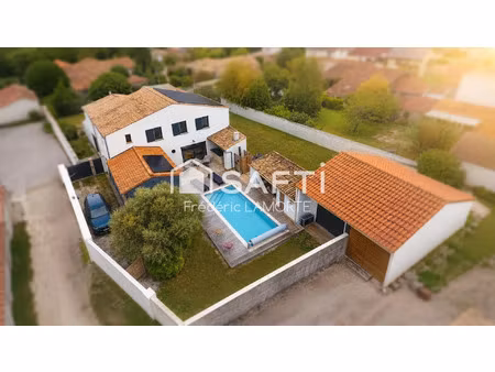 vente maison 7 pièces 181 m² saint-médard-d’aunis (17220)