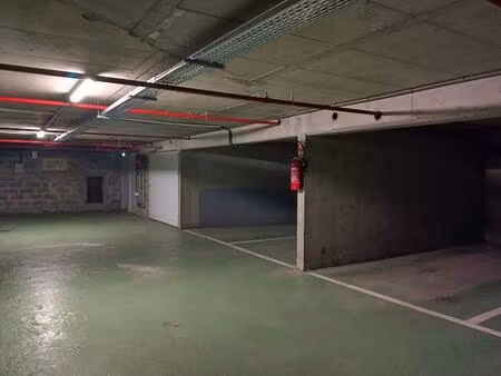 belle place de parking thibouméry/alleray