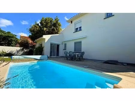 superbe villa 4 faces  150 m² avec piscine et sans vis à vis