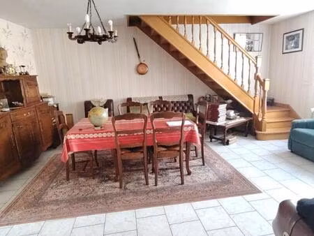 aze maison ancienne très bien entretenue avec puits et garage
