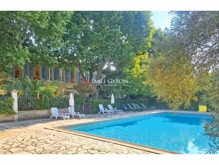 a vendre  appartement dans résidence de caractère avec parc et piscine